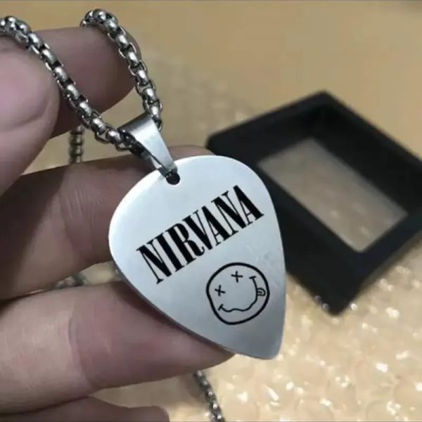 Colgante Púa de guitarra.