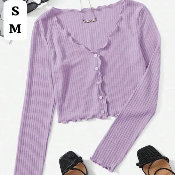  Crop Top Lavanda con Botones – Dulzura y estilo en cada costura