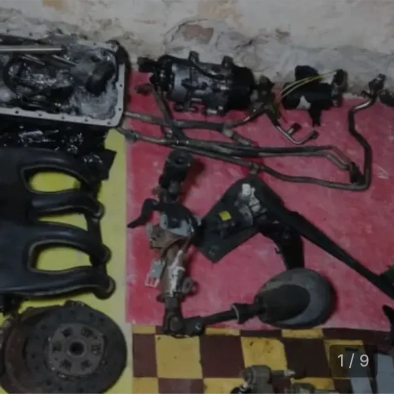 Palabrisas y piezas.......