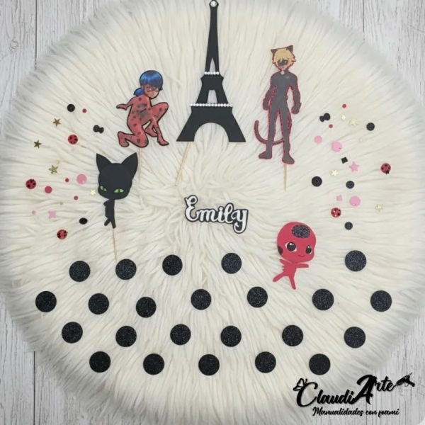 Cake topper