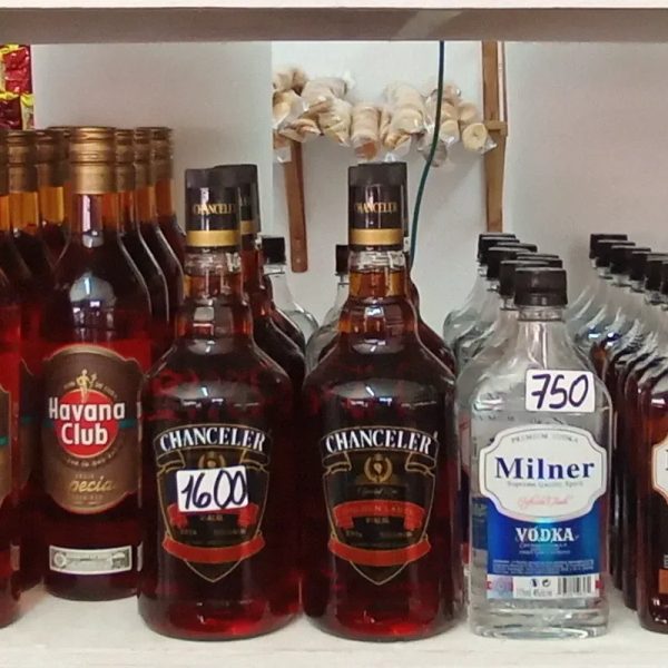 Rones y whisky