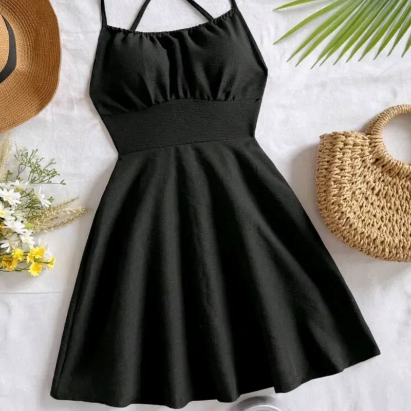 Vestido corto cruzado en la espalda