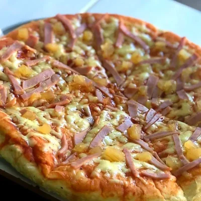 Pizza Hawaiana de Queso Blanco