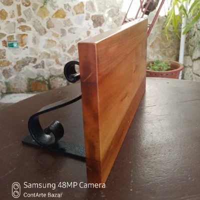 Repisa con pies de amigo de metal trabajado (Por Encargo)