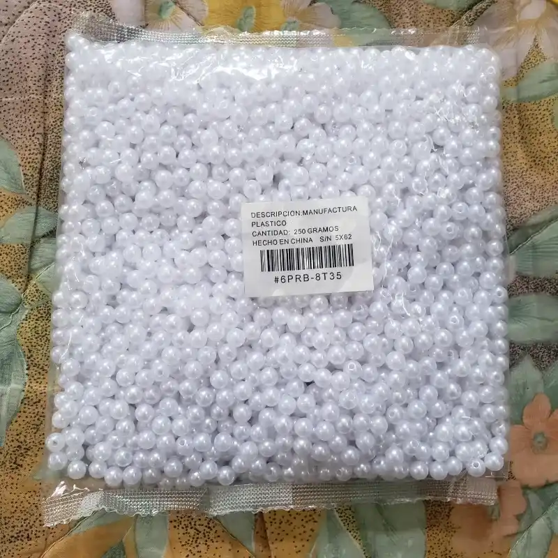 Paquete de 250 gramos de perlas blancas de 6mm