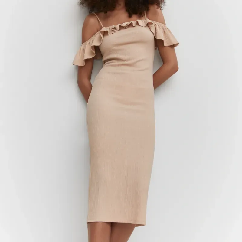 Vestido textura volante