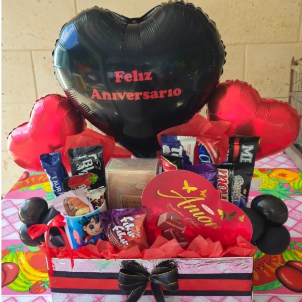 Cajita Con perfume, jarra , caja de Bombones y confituras