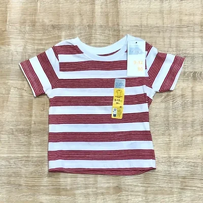 Pulóver con rayas rojas