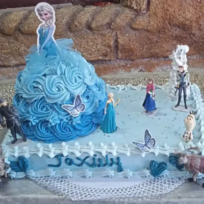 Rectangular abajo (más chico) y redondo arriba