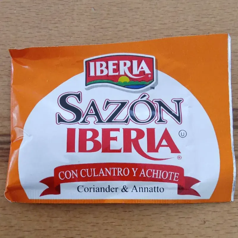 Sazón Iberia con culantro y achiote