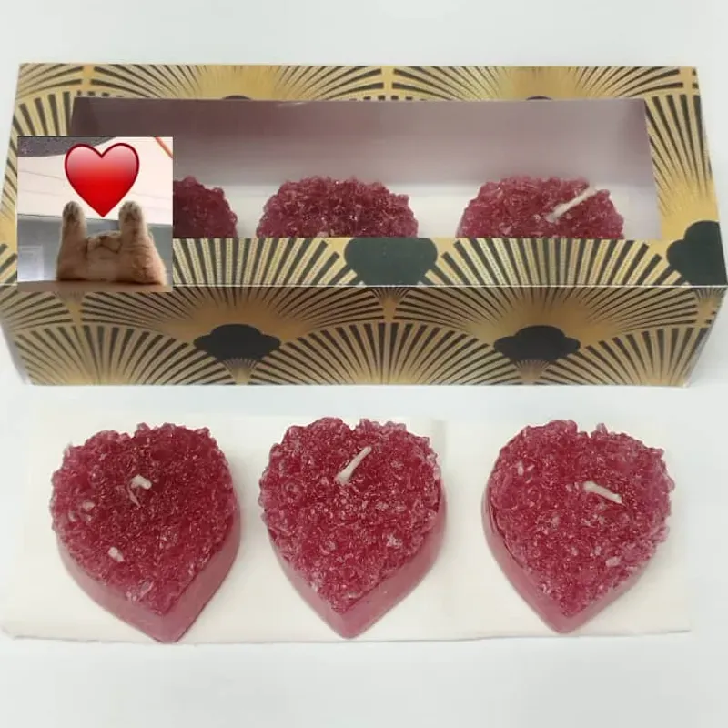  *Estuche de 3 velas decorativas de corazón*