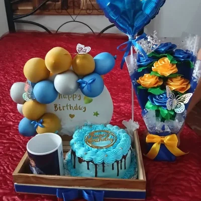 Caja decorada+ mini kake+ jarra personalizada