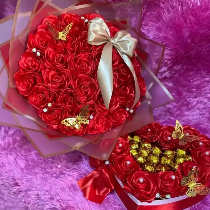 Ramo de rosas y caja de corazón