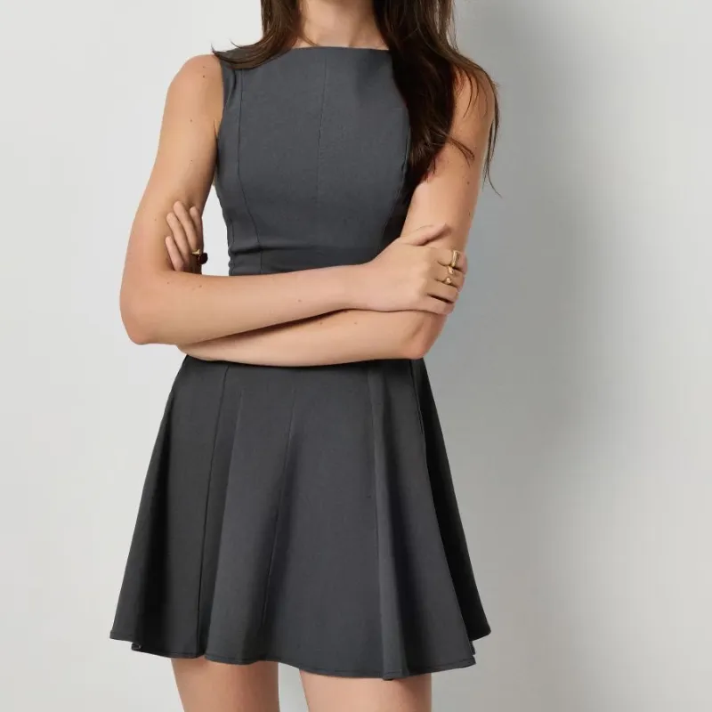 Vestido A Escote Espalda