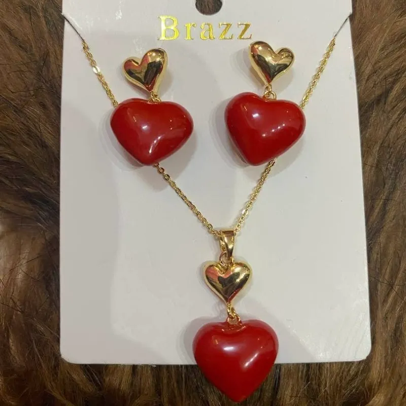 Juego de cadena y aretes