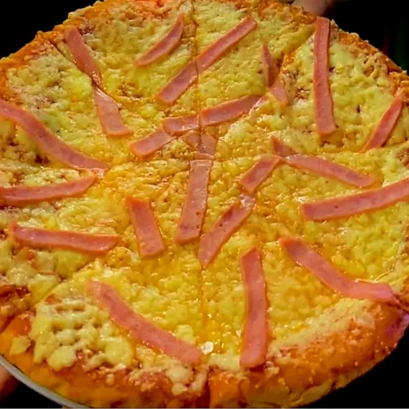 Pizza de Jamón y Queso Blanco