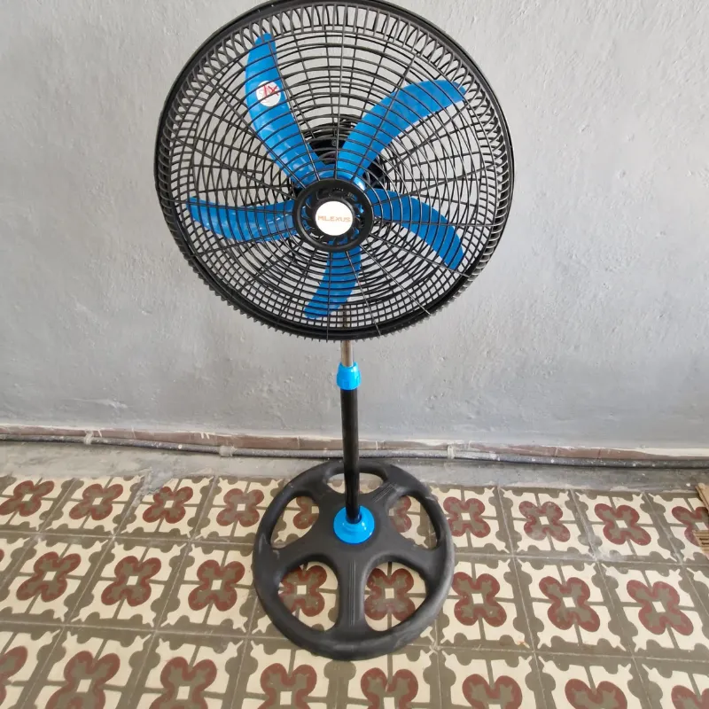 Ventilador de pedestal