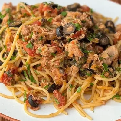 Espaguetis con Atún y Queso  Gouda