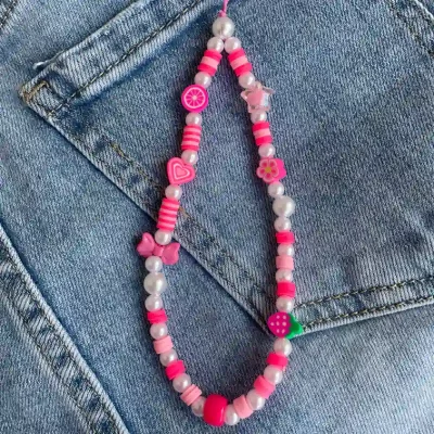 Colgante para celular de perlas y fimos