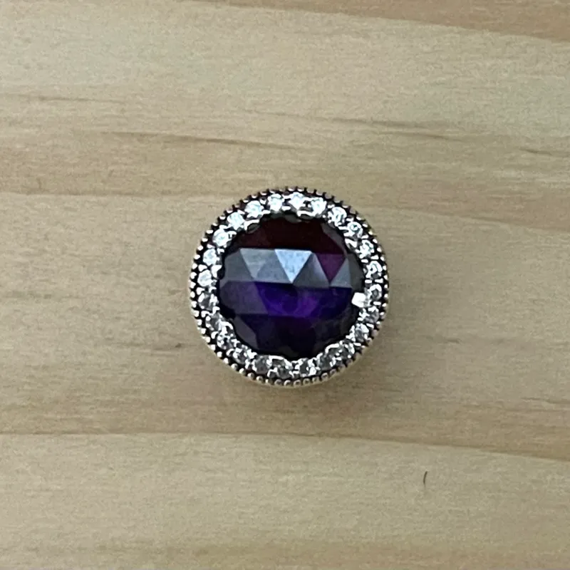 Charm Redondo Piedra Morada