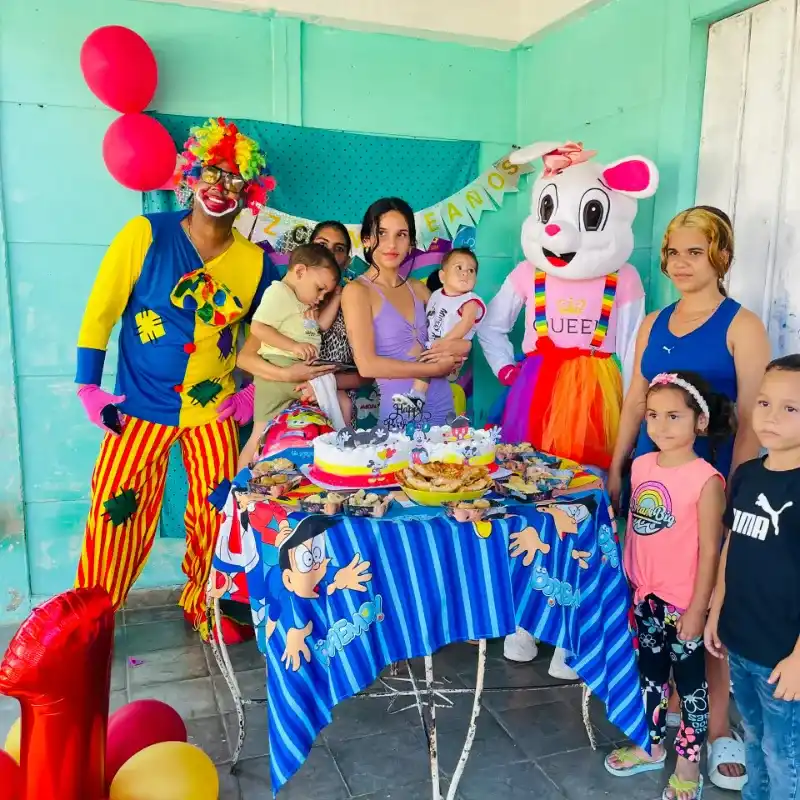 Clientes felices con sus entregas 
