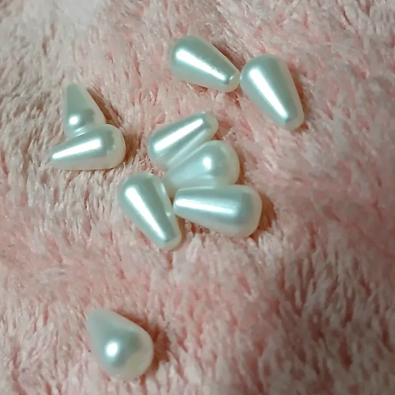 Perlas blancas gota de agua