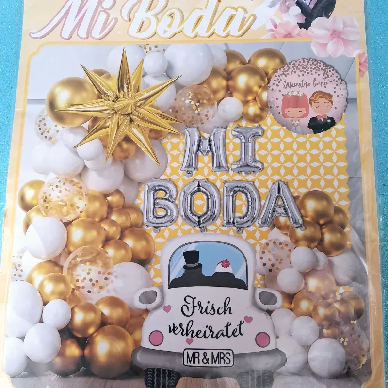 Set arco de globos "MI BODA" dorado, negro y blanco