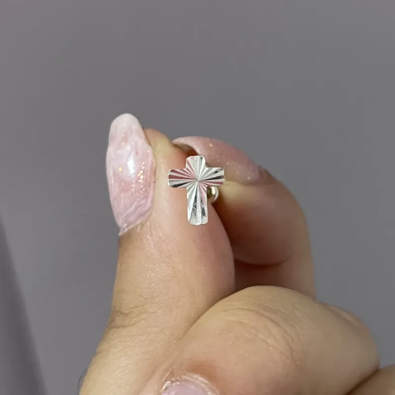 Aretes pequeños cruz originales