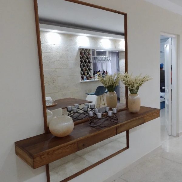 Mueble de recibidor con gavetas y marco de espejo (Por Encargo)
