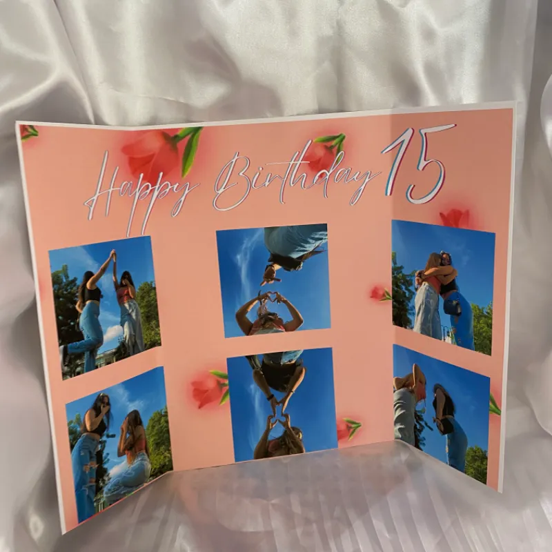 Póster en forma de libro