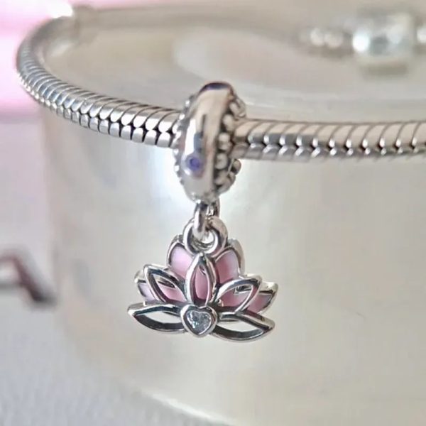 Charm flor de loto