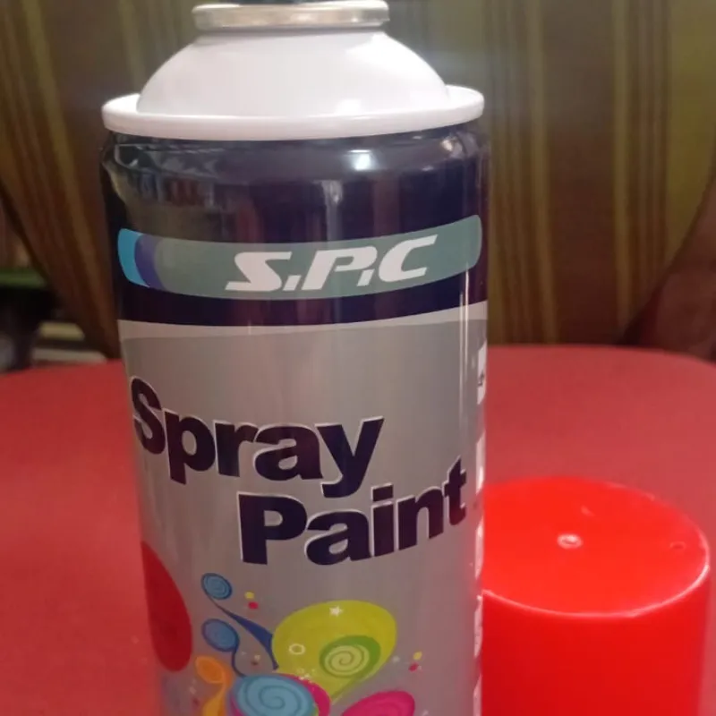 Spray paint  color rojo