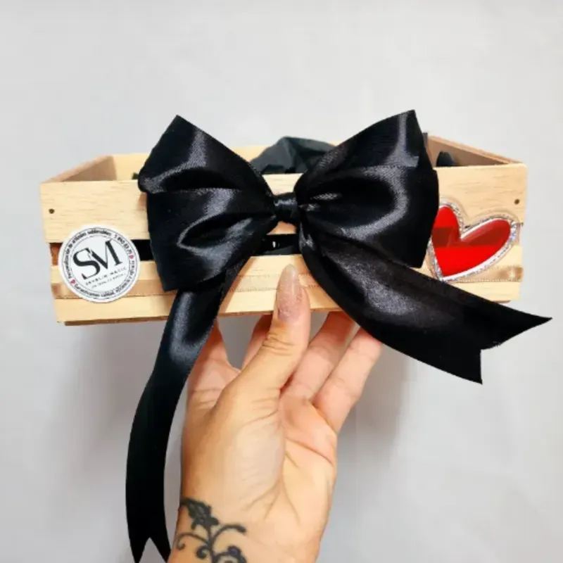 Caja decorada de madera