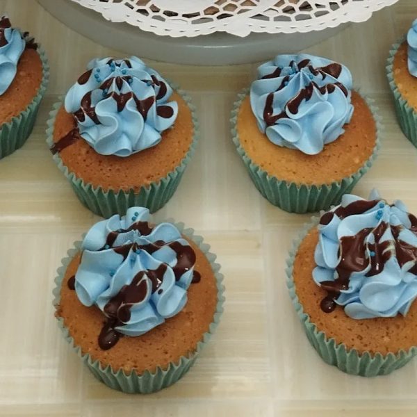 Cupcakes con merengue y chocolate