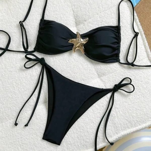 Bikini negro con adorno metálico
