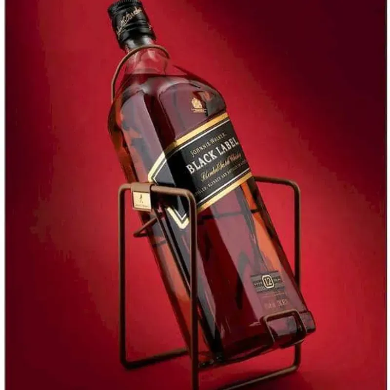 BALANCÍN JOHNNIE WALKER BLACK LABEL 3L + 4 ENERGIZANTES