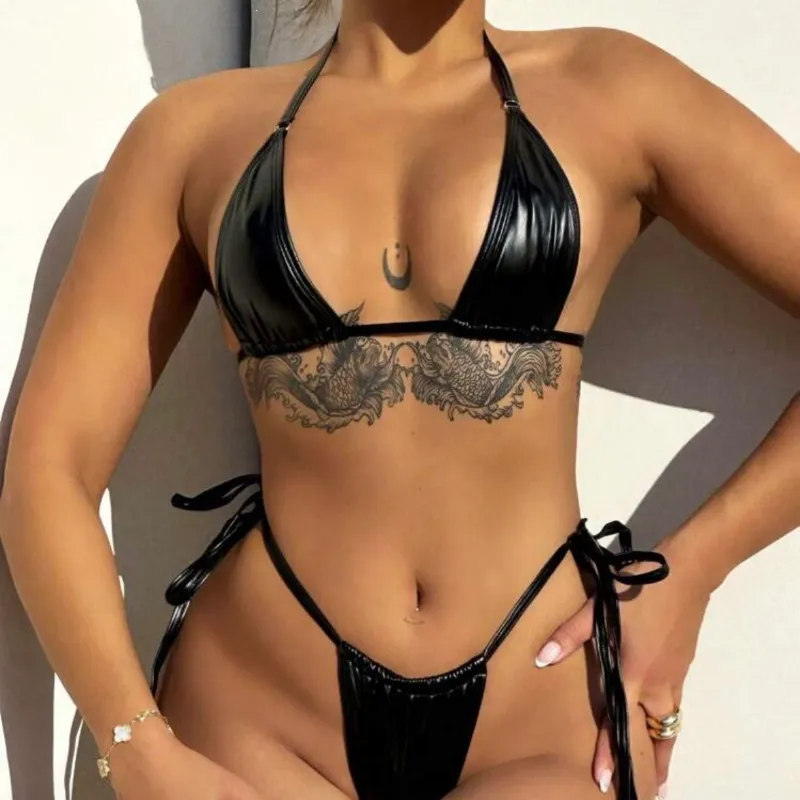Bikini negro de piel
