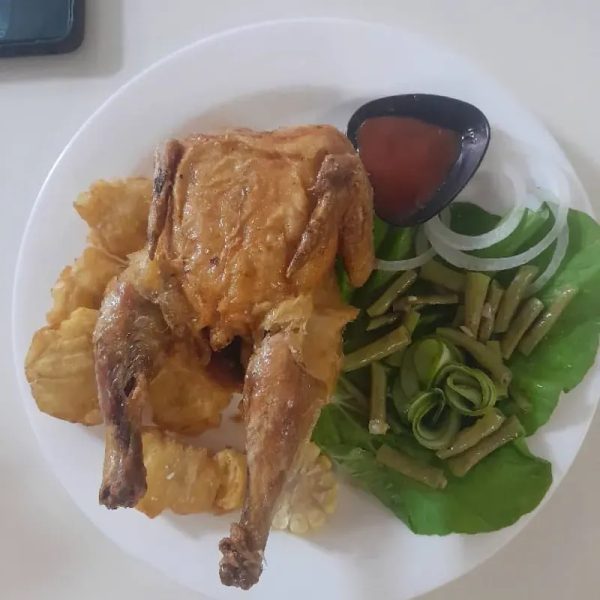 Codorniz frita con  chicharra