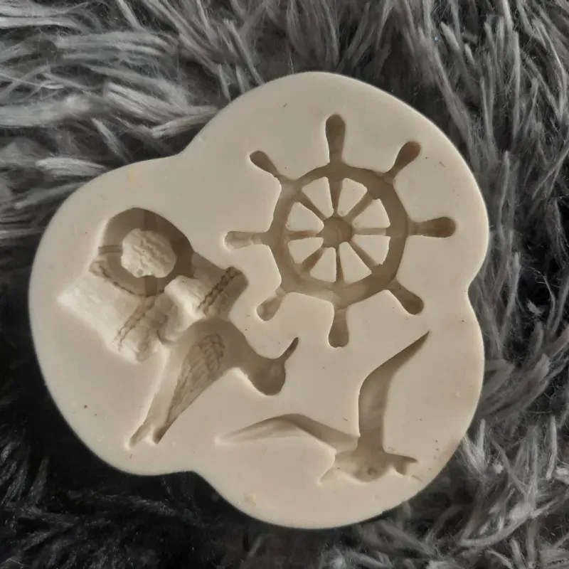 MOLDE TIMÓN  Y OTROS MARINOS