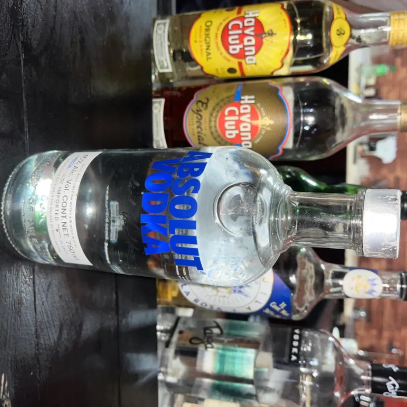 Trago de Vodka Absolut