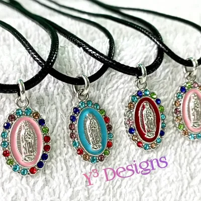 Collares con Dijes Estampitas