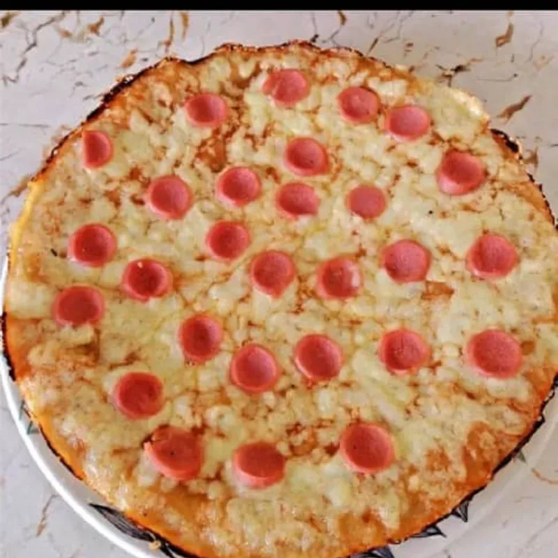 Pizza c/ Queso Gouda y Salchicha