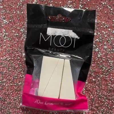 Esponjas en formas de quesitos para aplicar base líquida o correctores