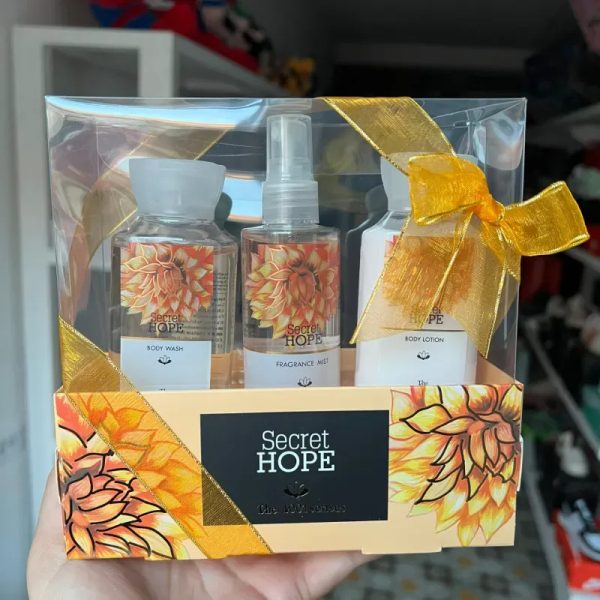 Set de Perfume + Crema + Gel de Baño