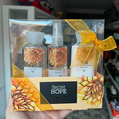 Set de Perfume + Crema + Gel de Baño