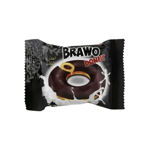 Donut Brawo cubierta con glaseado de chocolate.