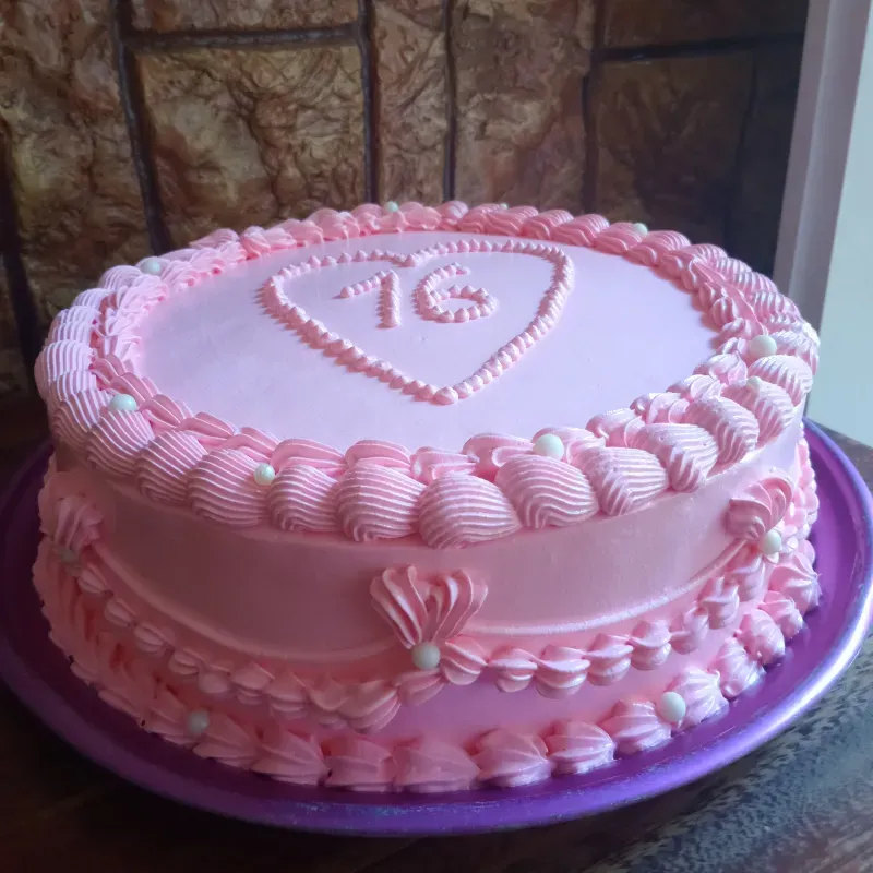 Pastel decorado en merengue (1)