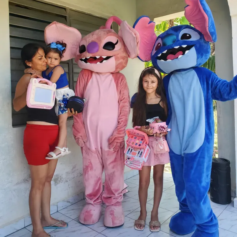 Dúo mascotas Stich y Angela