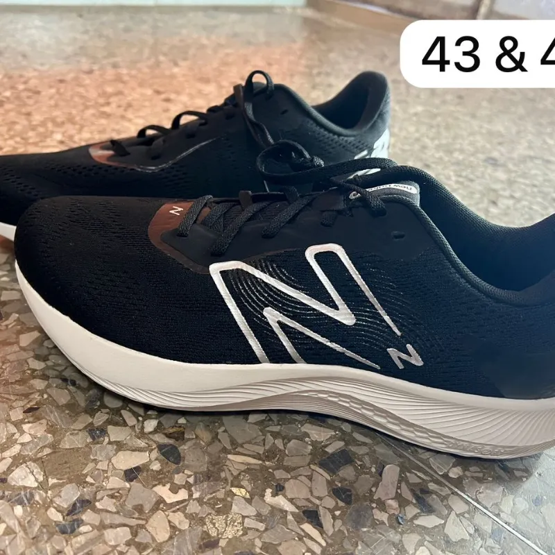 New Balance #43 / 44