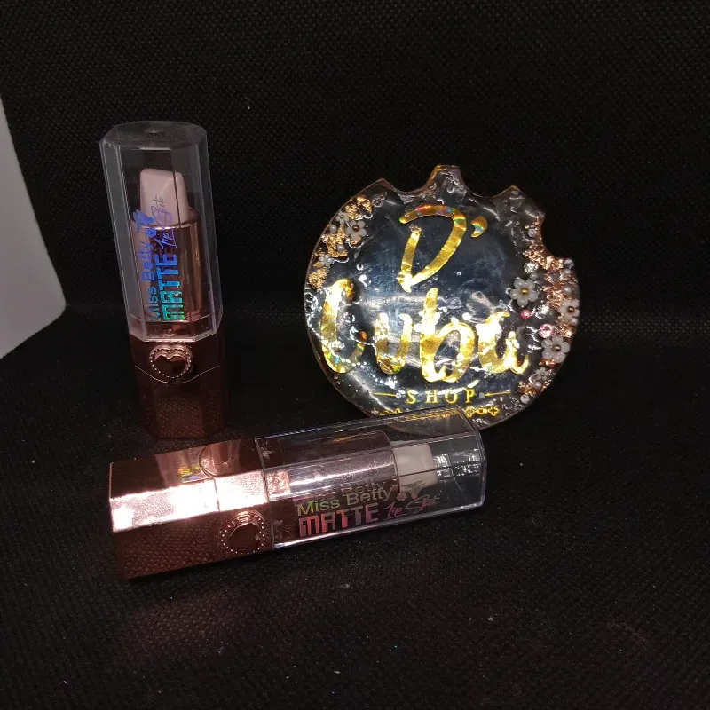 Balsamo labial + sombra